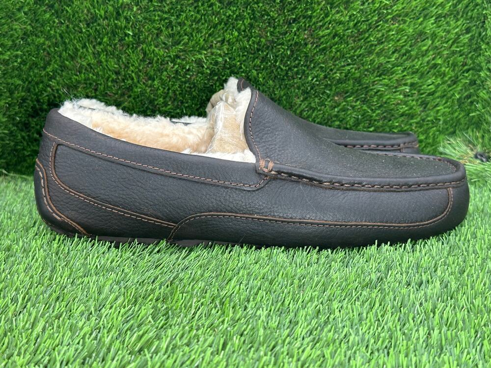 UGG Ascot 5379W Moccasin Loafer Men's 11 Brown Leather Wool-Lined Career Preppy